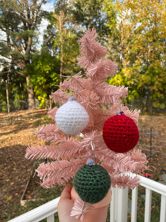 Beginner Learn to Crochet Kit - Twinkling Christmas Ornaments